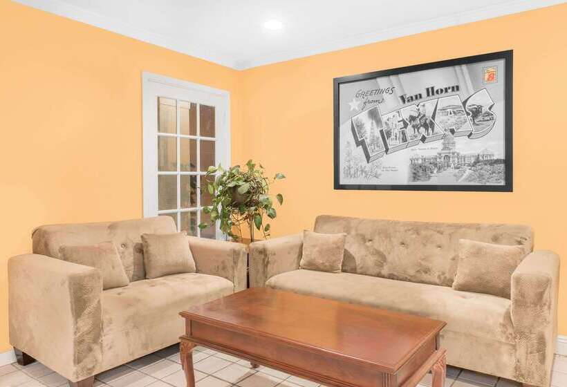 فندق على الطريق Super 8 By Wyndham Van Horn