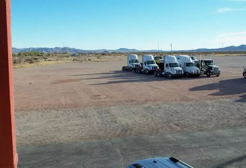 汽车旅馆  Super 8 By Wyndham Van Horn