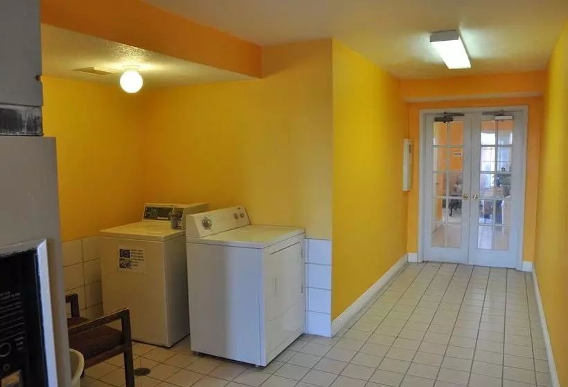 汽车旅馆  Super 8 By Wyndham Van Horn