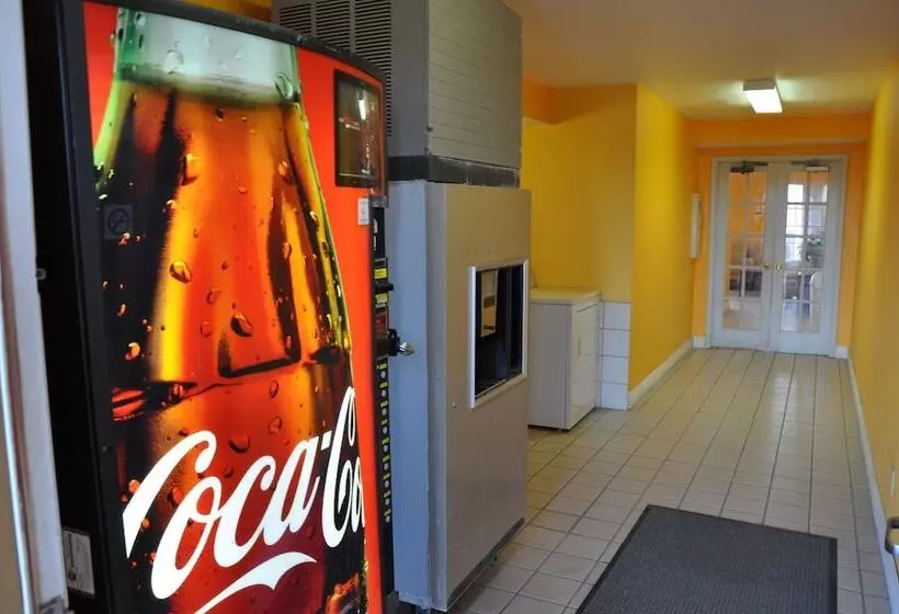 汽车旅馆  Super 8 By Wyndham Van Horn