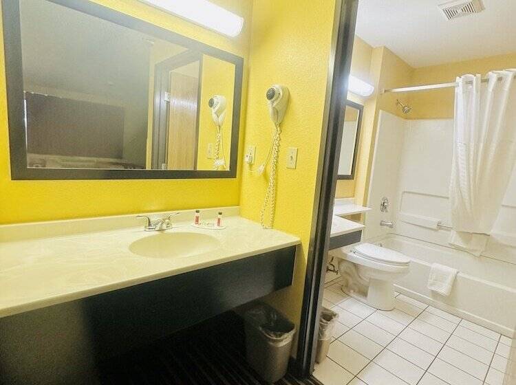 Motel Super 8 By Wyndham Warrenton