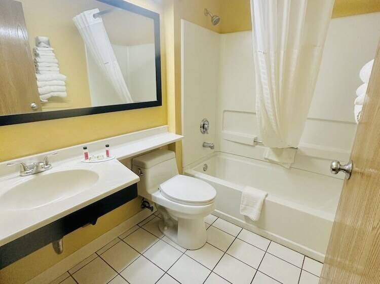 Motel Super 8 By Wyndham Warrenton