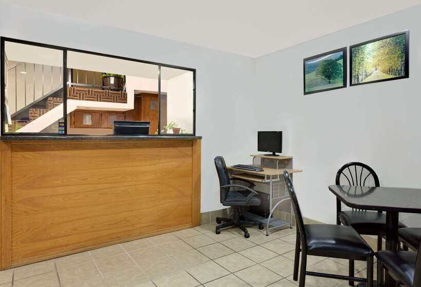 מוטל Super 8 By Wyndham Waynesboro