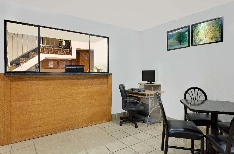 מוטל Super 8 By Wyndham Waynesboro