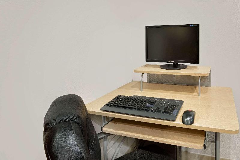 מוטל Super 8 By Wyndham Waynesboro