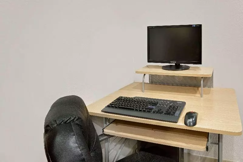 모텔 Super 8 By Wyndham Waynesboro