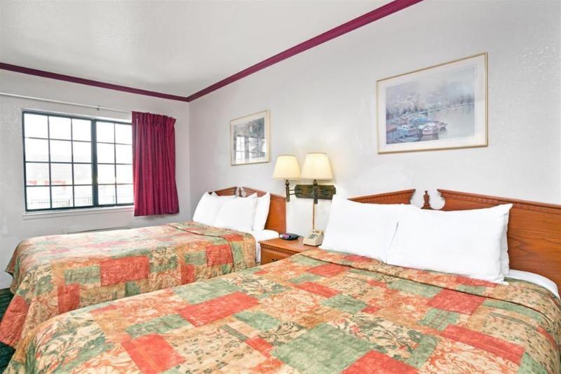 فندق على الطريق Super 8 Santa Cruz Beach Boardwalk West