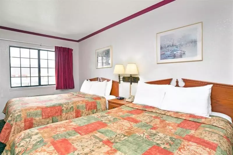 汽车旅馆  Super 8 Santa Cruz Beach Boardwalk West