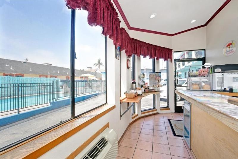 فندق على الطريق Super 8 Santa Cruz Beach Boardwalk West