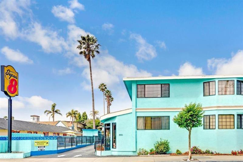 فندق على الطريق Super 8 Santa Cruz Beach Boardwalk West