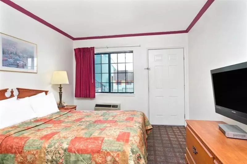 汽车旅馆  Super 8 Santa Cruz Beach Boardwalk West