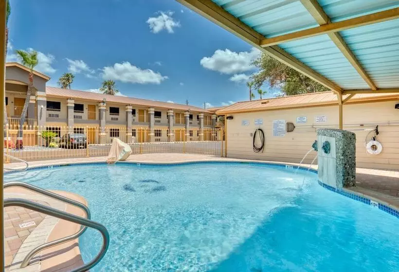 汽车旅馆  Texas Inn Donna