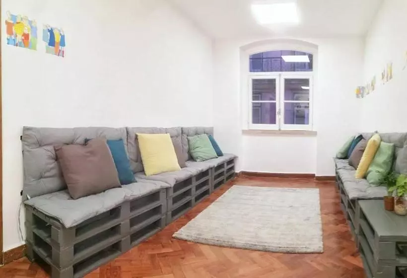 Draft Hostel & Rooms