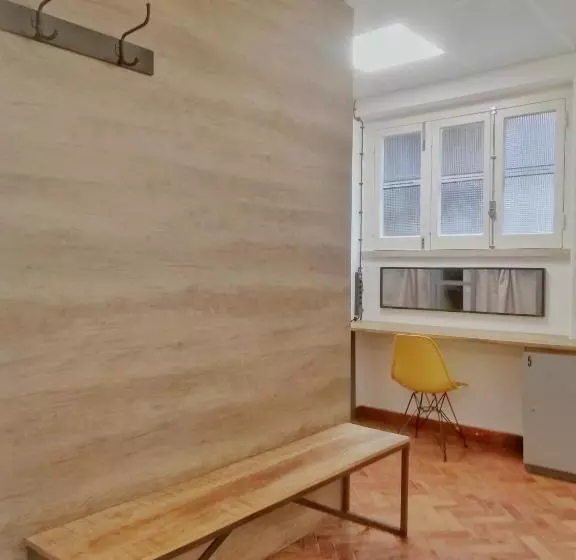 Draft Hostel & Rooms