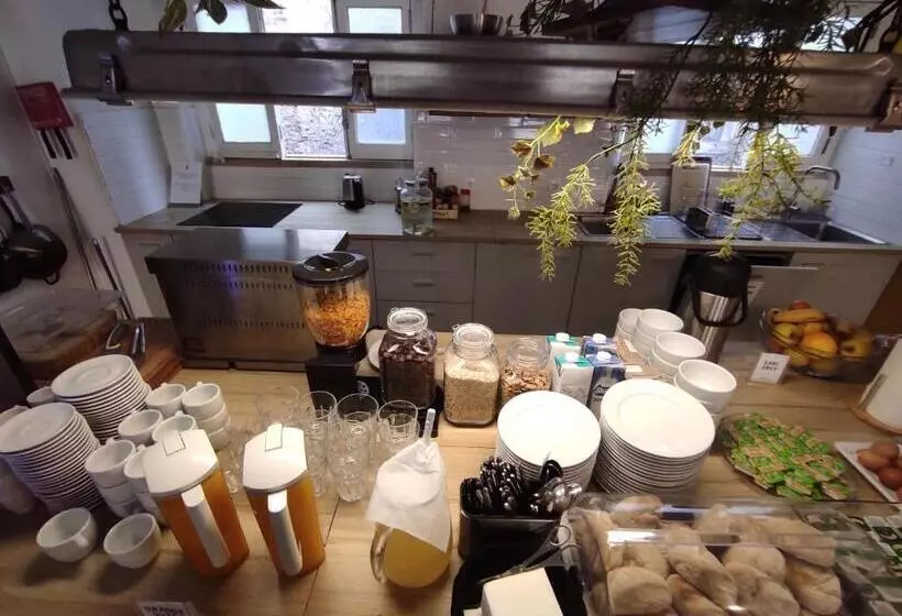 Draft Hostel & Rooms