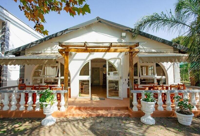 膳宿费 Golden Candle Guest House