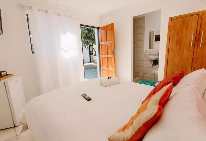 Majatalo Golden Candle Guest House