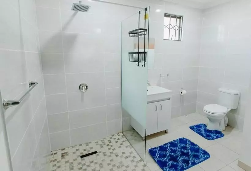 Majatalo Golden Candle Guest House