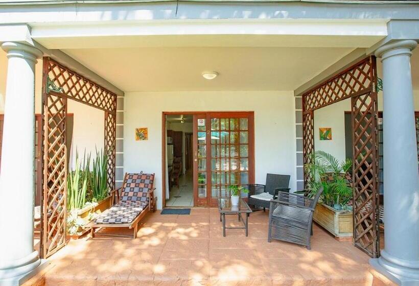 膳宿费 Golden Candle Guest House