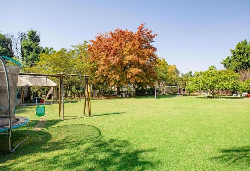 膳宿费 Golden Candle Guest House