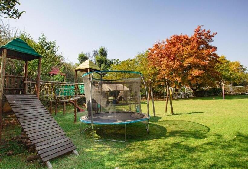 膳宿费 Golden Candle Guest House