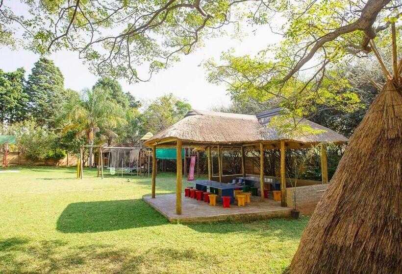 膳宿费 Golden Candle Guest House