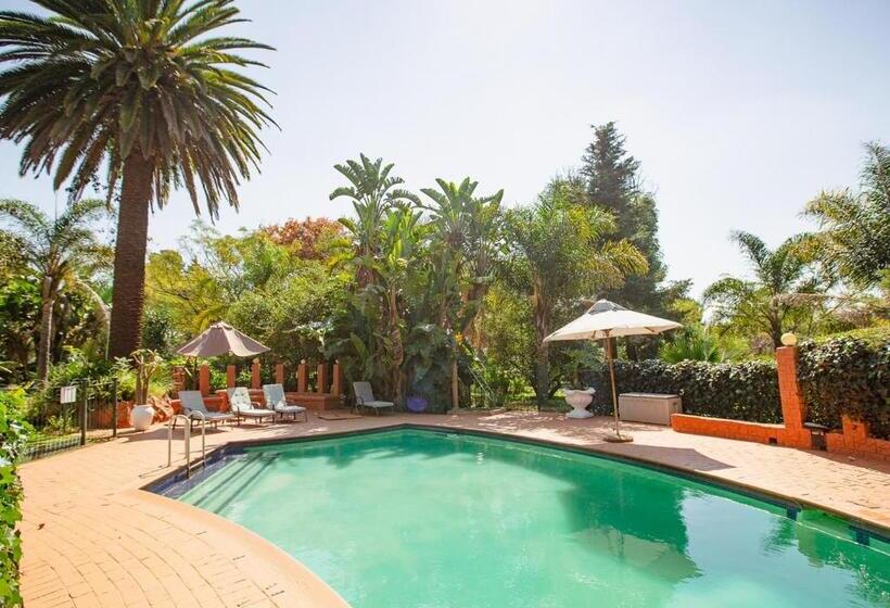 膳宿费 Golden Candle Guest House