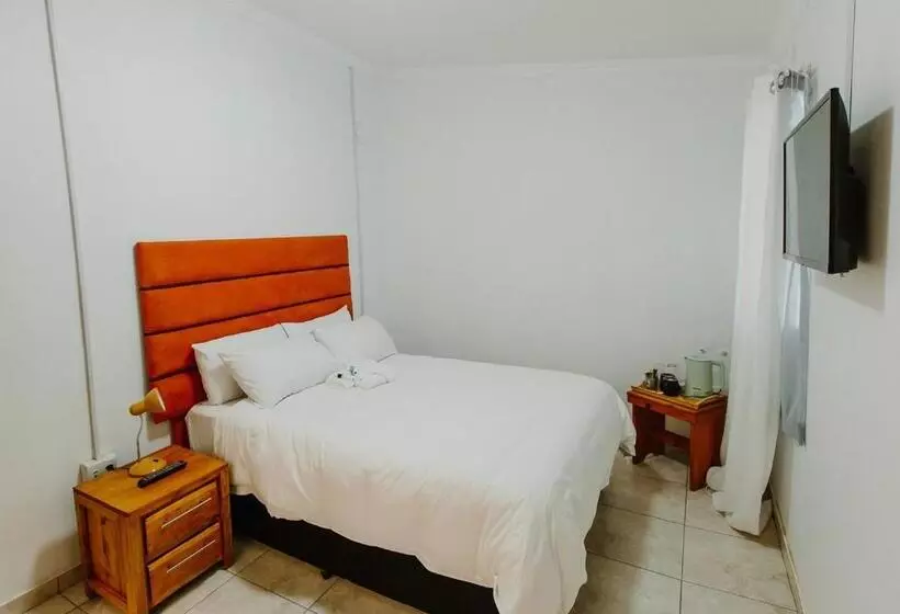 Majatalo Golden Candle Guest House