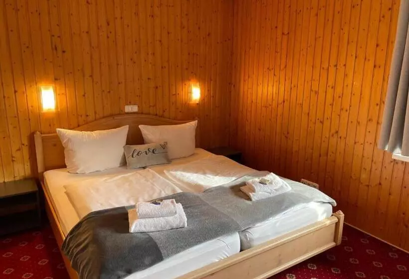 Hotelli Und Restaurant Landhaus Veranstaltungshaus
