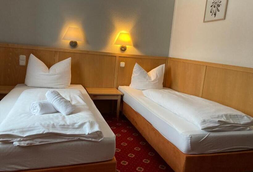 Отель Und Restaurant Landhaus Veranstaltungshaus