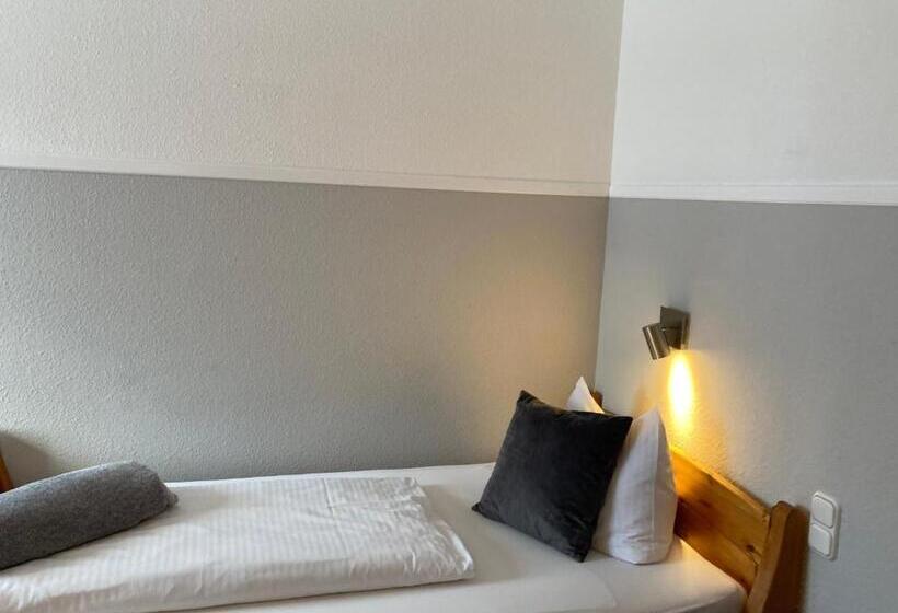 Отель Und Restaurant Landhaus Veranstaltungshaus