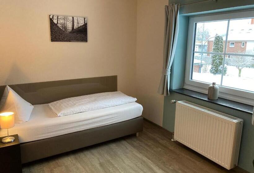 Отель Und Restaurant Landhaus Veranstaltungshaus