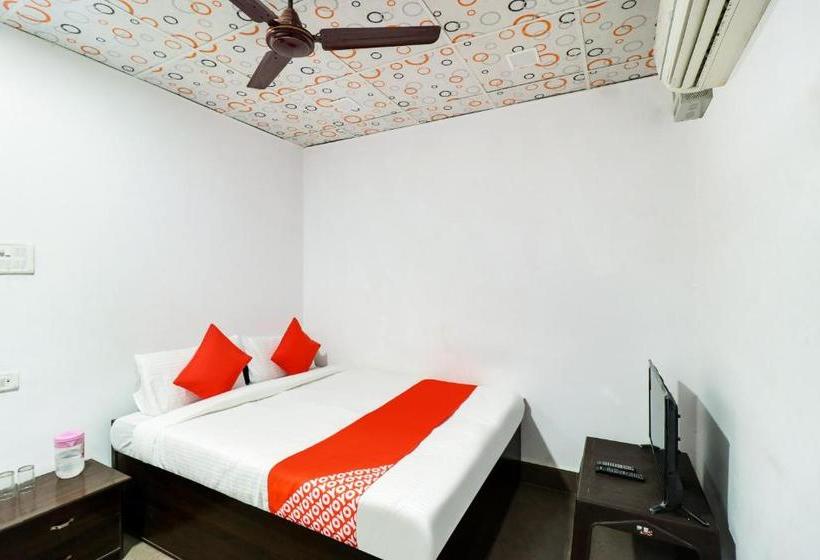 هتل Oyo 68331 Raj Palace