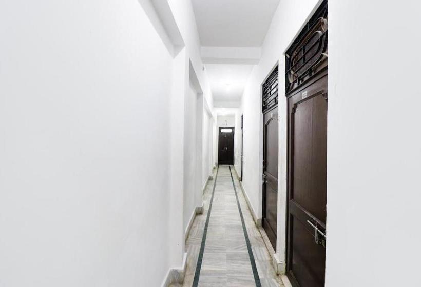 هتل Oyo 68331 Raj Palace