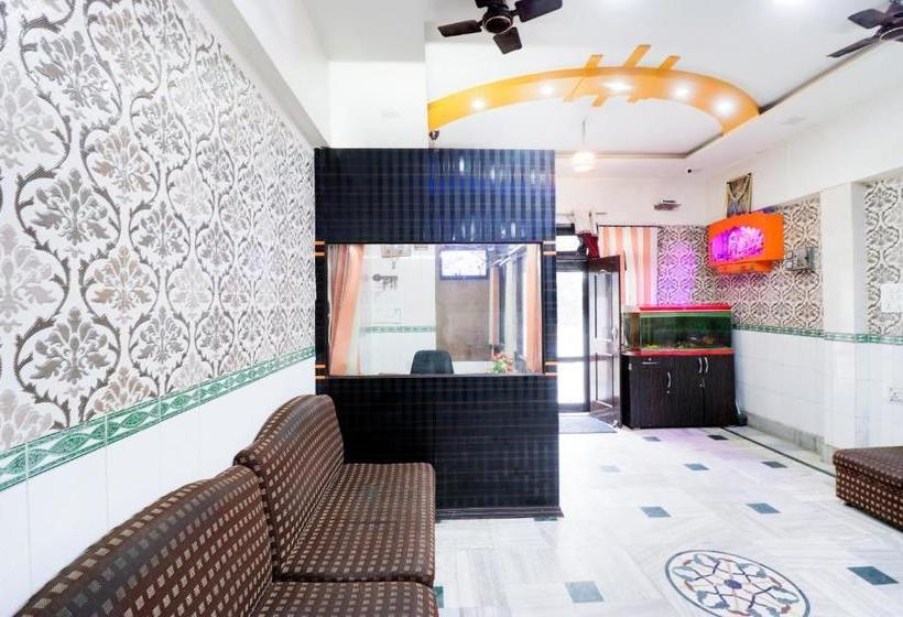 هتل Oyo 68331 Raj Palace