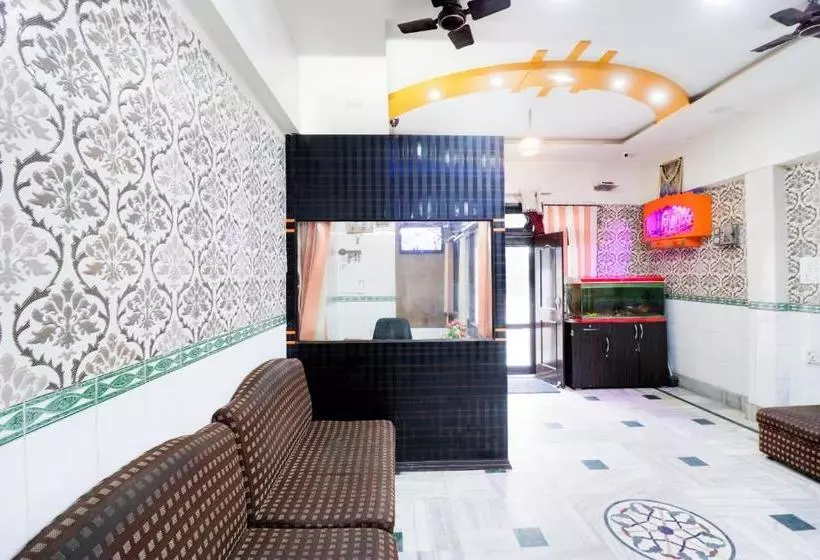 ホテル Oyo 68331 Raj Palace