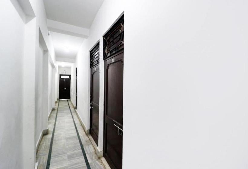 هتل Oyo 68331 Raj Palace