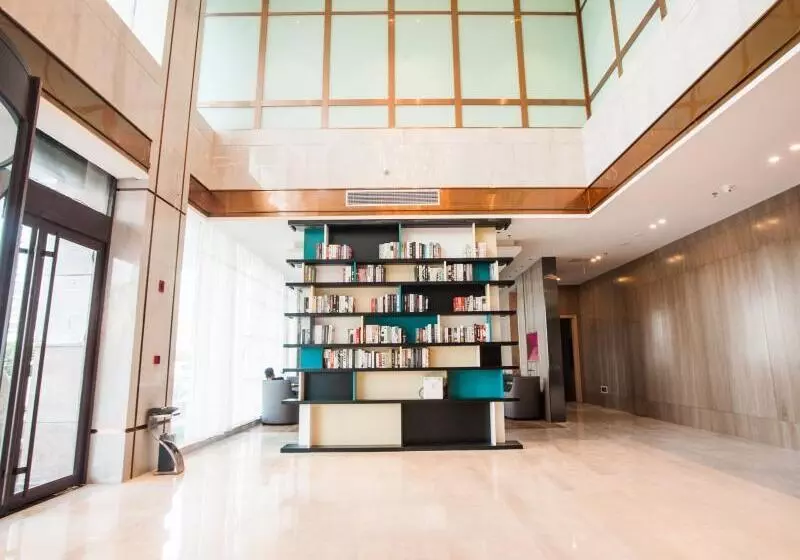 Hotelli Greentree Eastern Lianyungang Jiaruibao Plaza