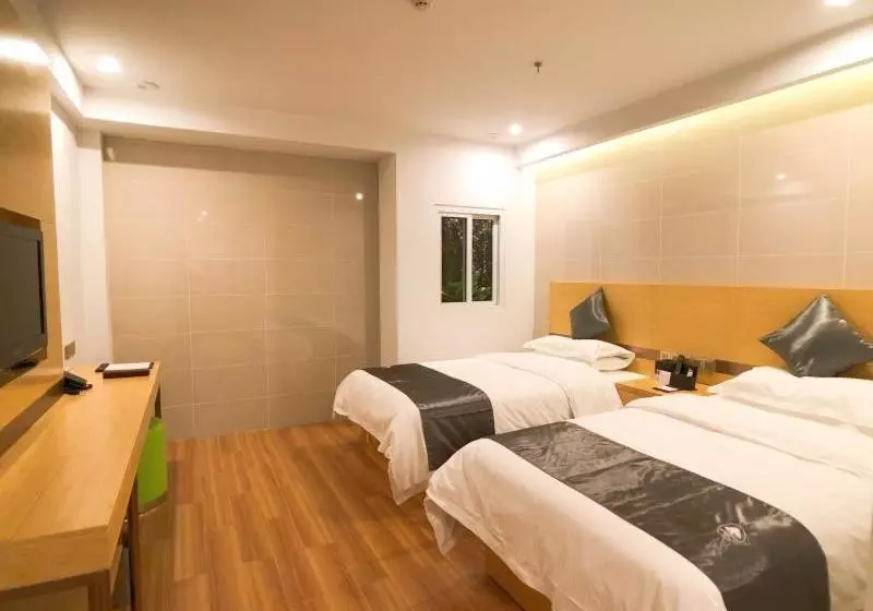 Hotelli Greentree Inn Chengde Shuangyu District Shuangtashan