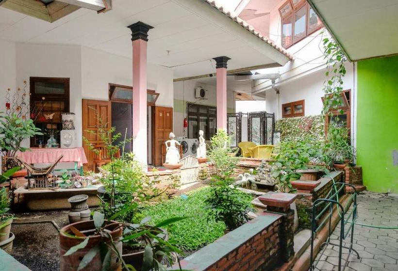 Отель Oyo 2772 Jonas Homestay