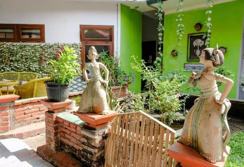 ホテル Oyo 2772 Jonas Homestay