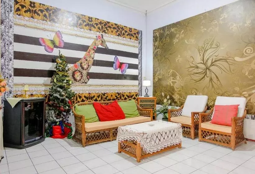 ホテル Oyo 2772 Jonas Homestay