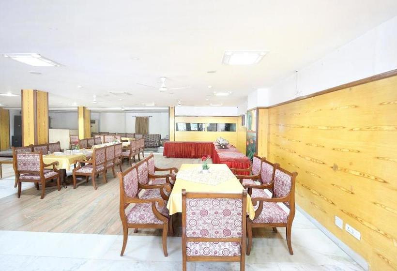 酒店 Capital O 821 Sarao