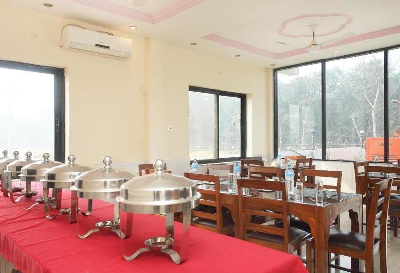 هتل Oyo 731  Peace Zone