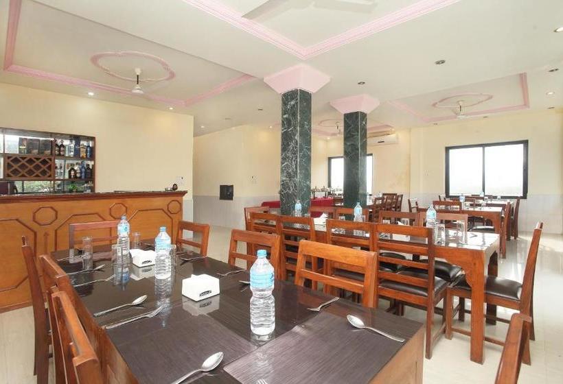 هتل Oyo 731  Peace Zone