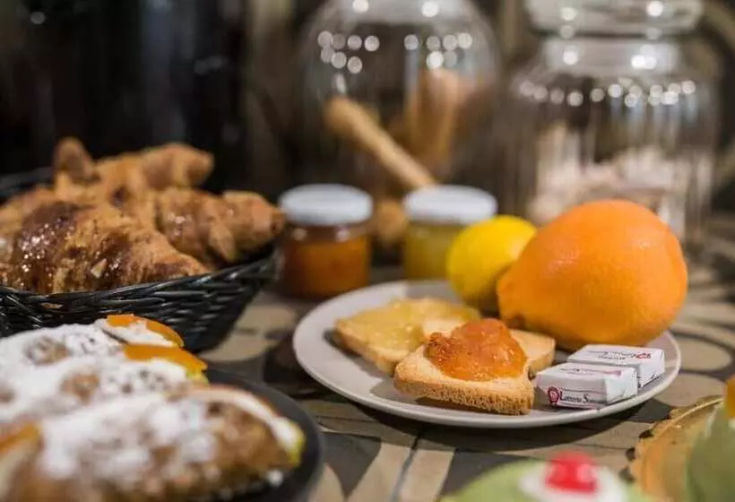 تختخواب و صبحانه Welchome   Guest Accomodation