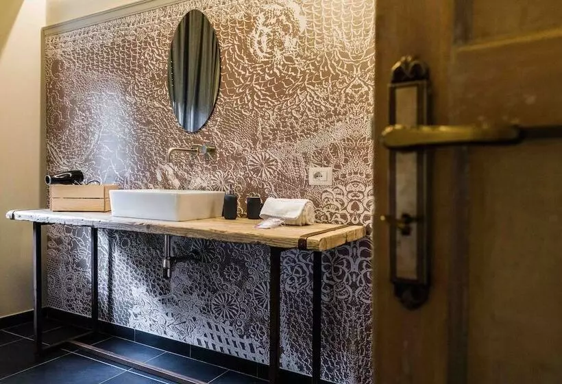 تختخواب و صبحانه Welchome   Guest Accomodation