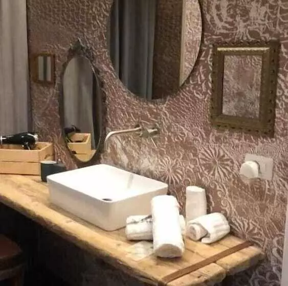 تختخواب و صبحانه Welchome   Guest Accomodation