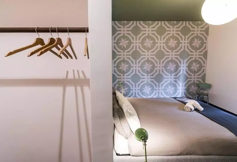 تختخواب و صبحانه Welchome   Guest Accomodation