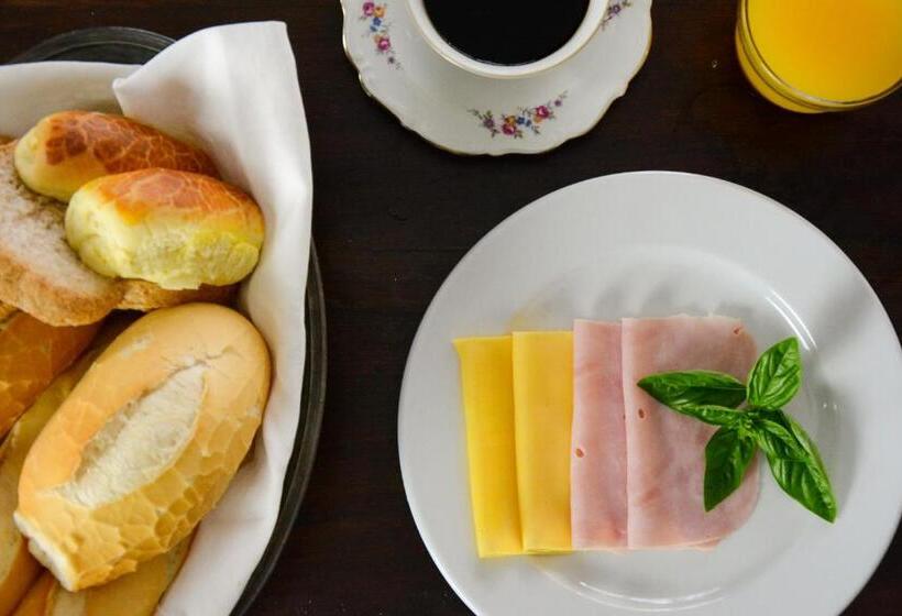 تختخواب و صبحانه Rio Boutique Suites